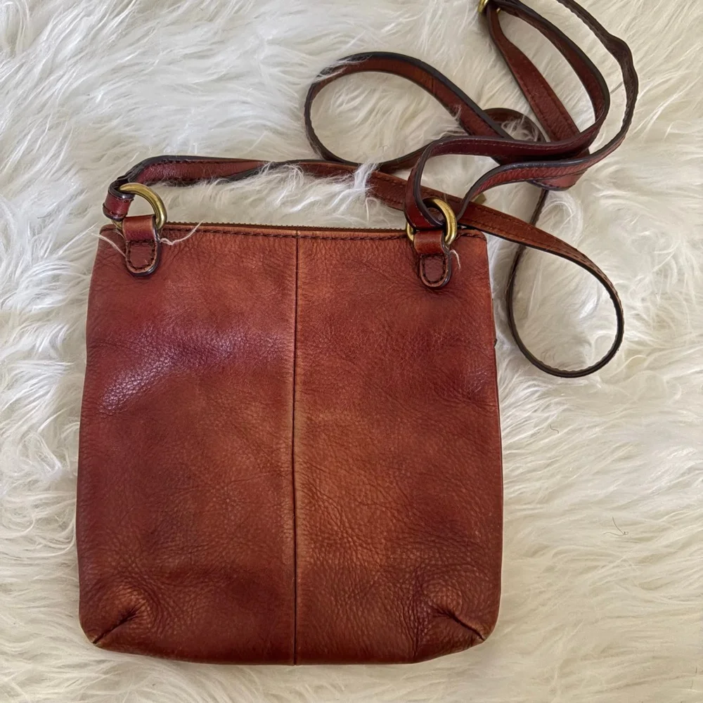 Women's Fossil Vintage Two-Tone Cognac Tan Leather Crossbody Bag Small‎ Size